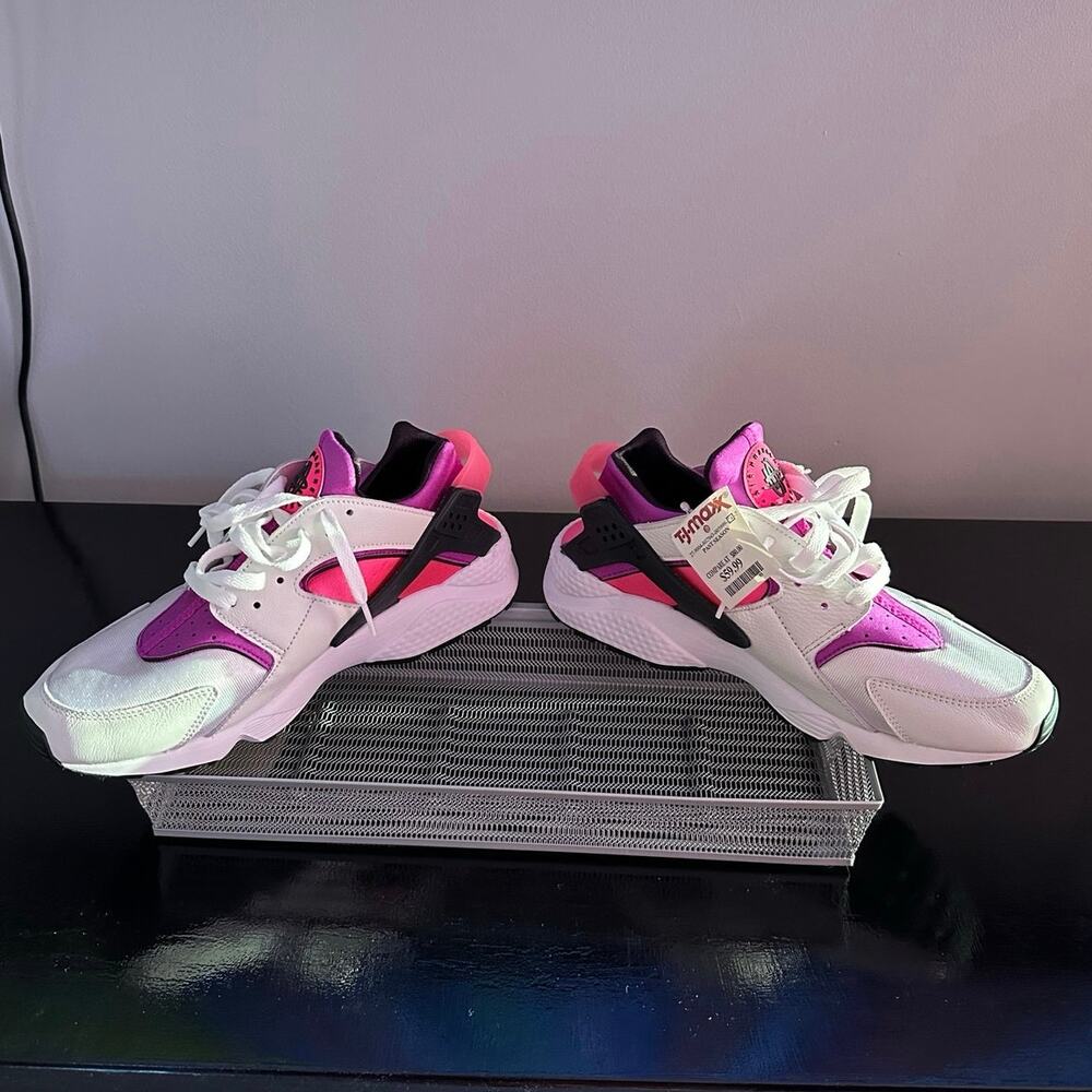 BRAND NEW - Nike Air Huarache Women’s Shoe 11.5 - Picture 2 of 10